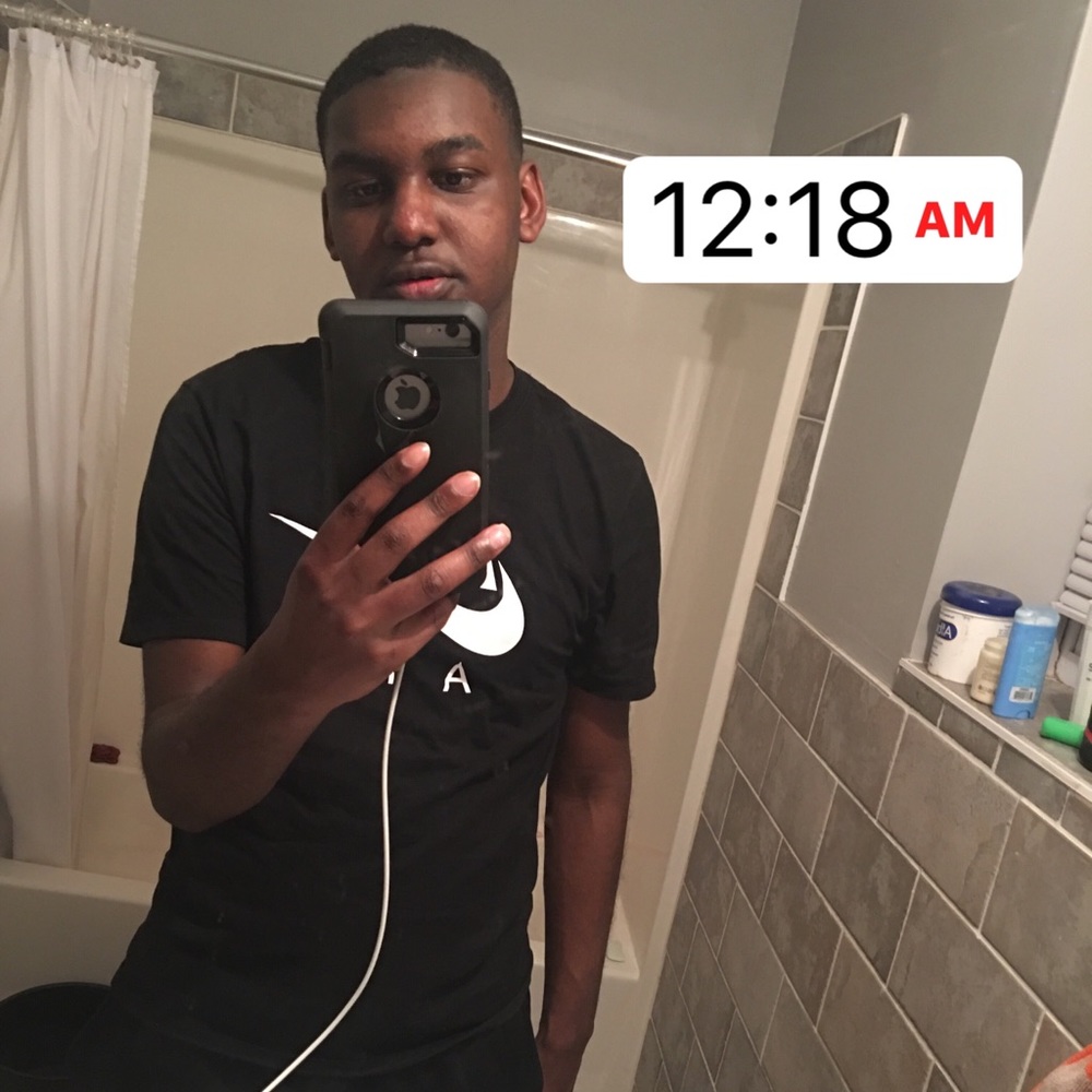 Meet your Posher, Deonta